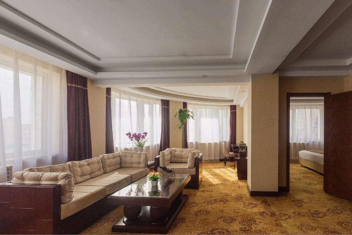 Beiguo Zhichun Business Hotel Манжули Екстериор снимка